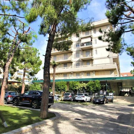 Hotel Pineta San Benedetto del Tronto Exteriör bild