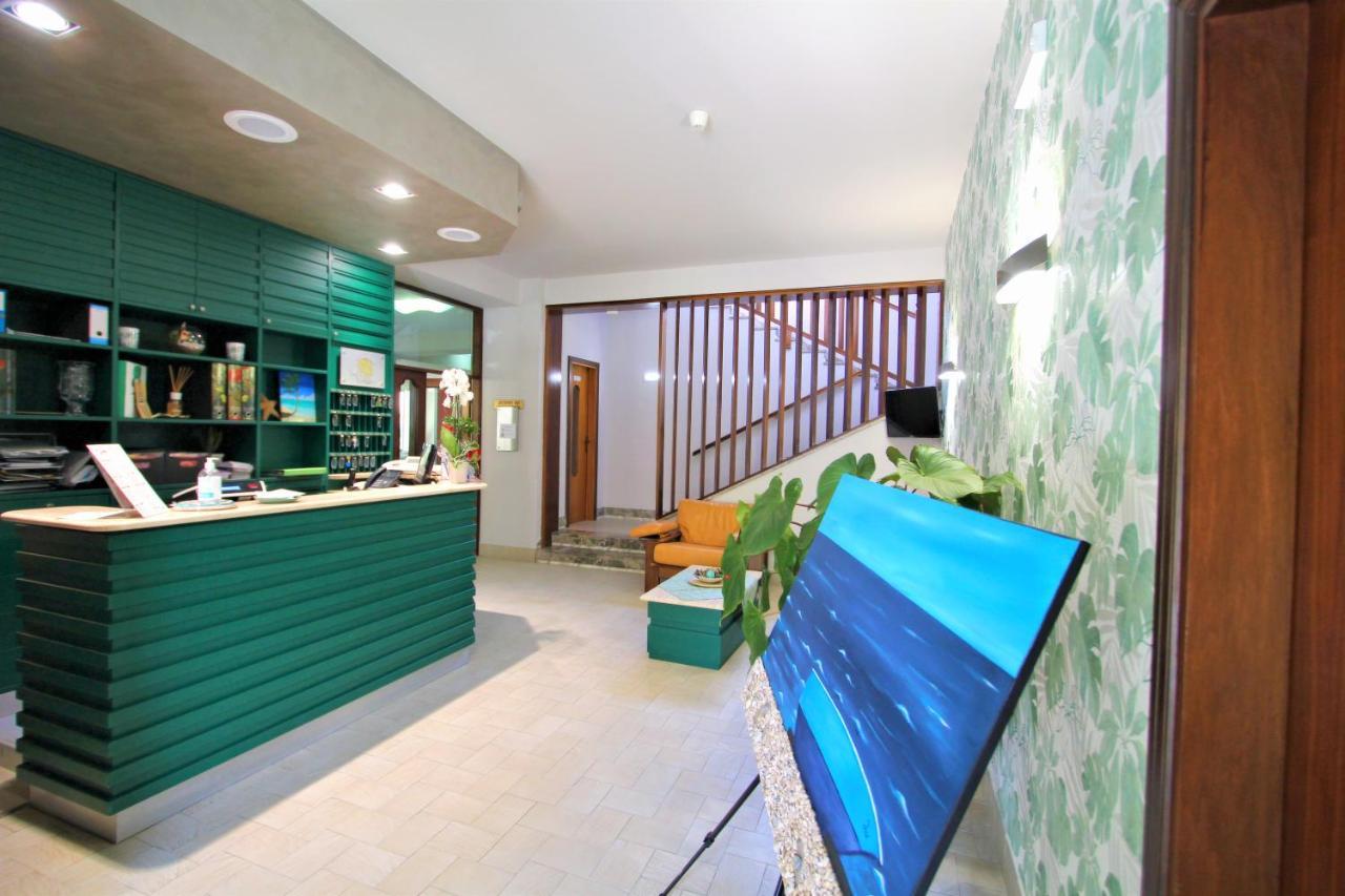 Hotel Pineta San Benedetto del Tronto Exteriör bild