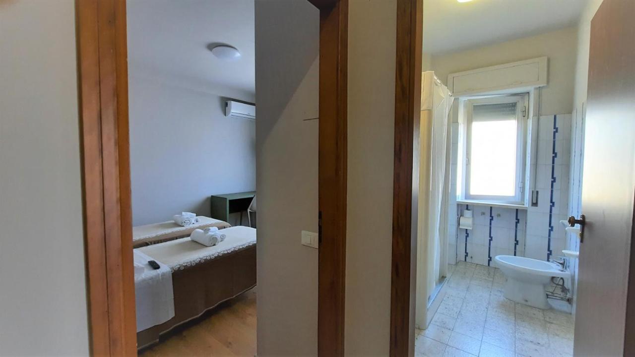 Hotel Pineta San Benedetto del Tronto Exteriör bild