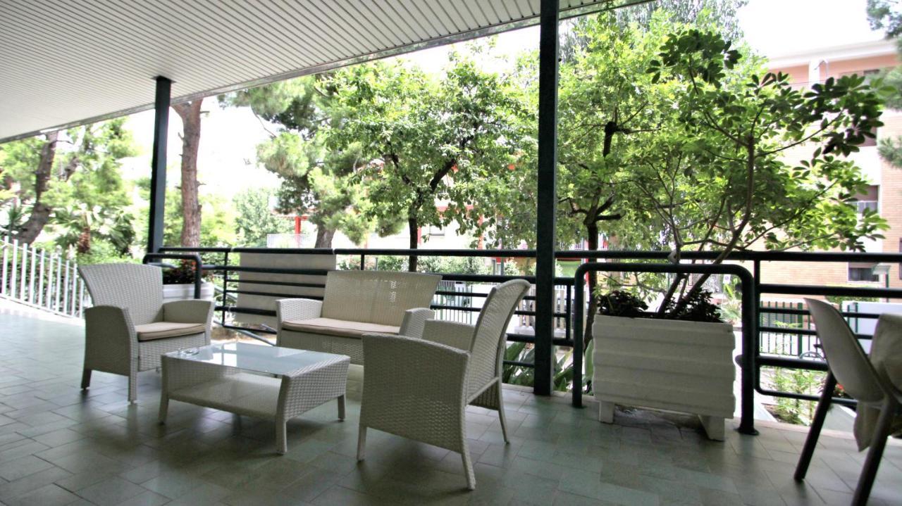 Hotel Pineta San Benedetto del Tronto Exteriör bild