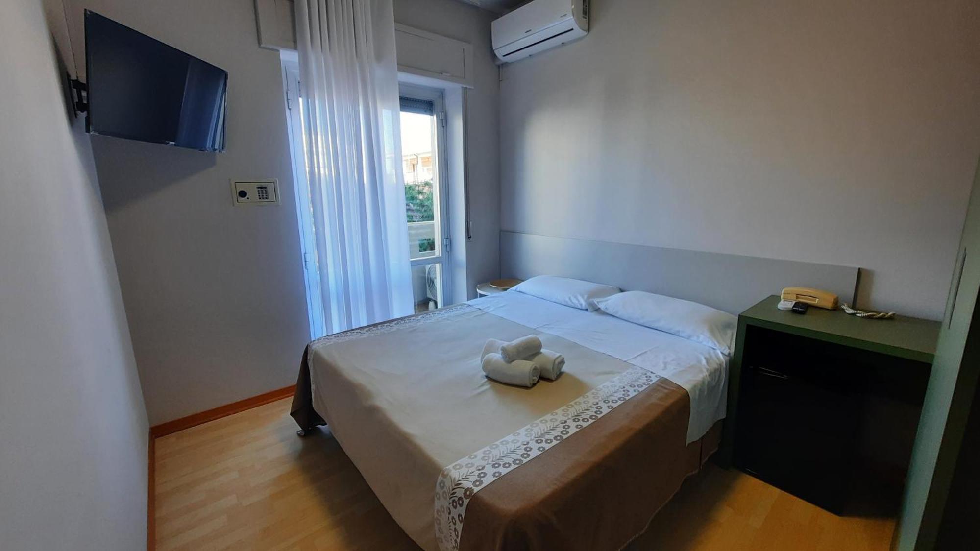 Hotel Pineta San Benedetto del Tronto Exteriör bild