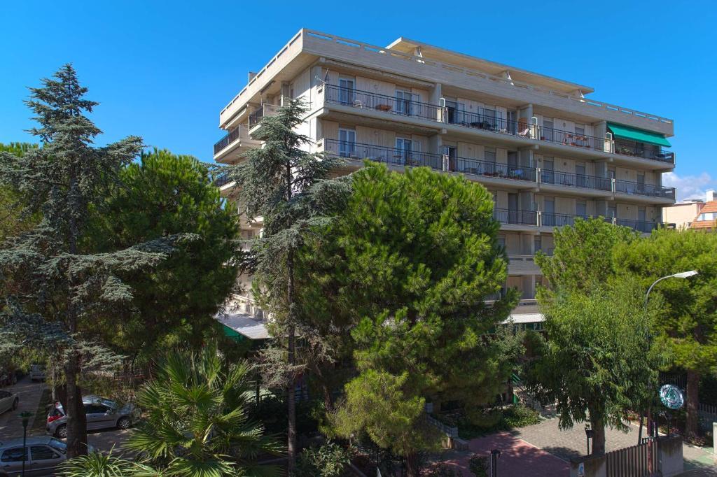 Hotel Pineta San Benedetto del Tronto Exteriör bild